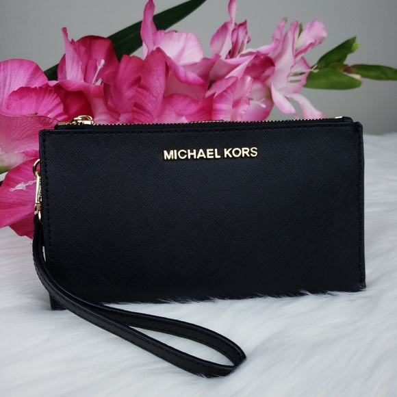 Michael Kors Handbags - 🌺NWT Michael Kors double zip wristlet wallet MK